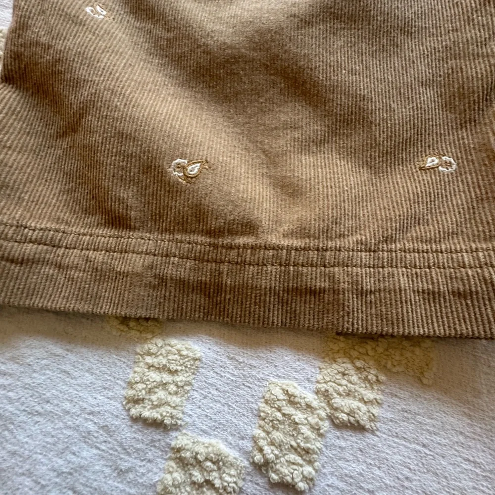 Vans x Panda collab wide leg corduroy pant. Camel. Size 30. Great condition. - Picture 6 of 12